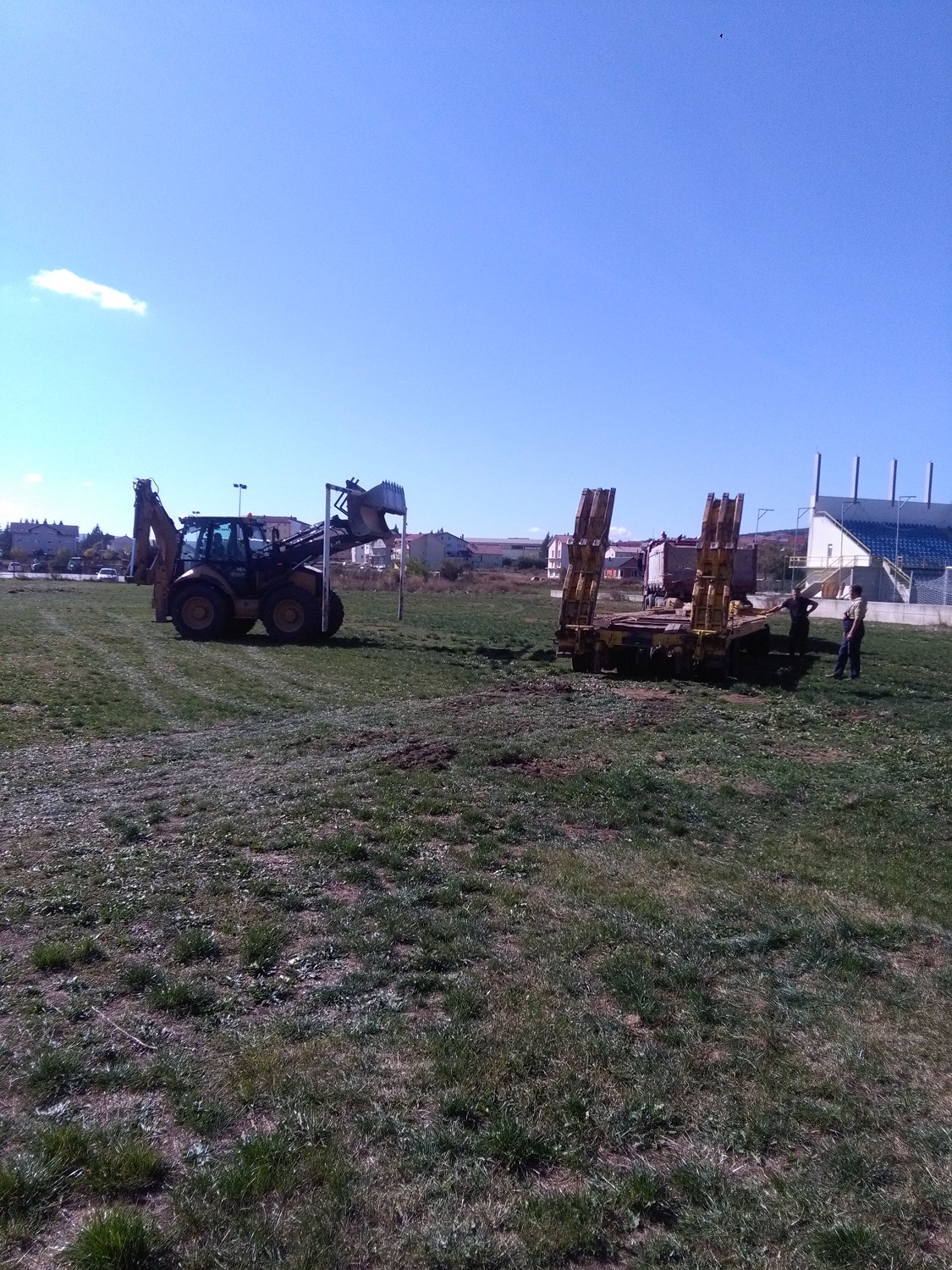 Početak radova na izgradnji terena sa umjetnom travom.